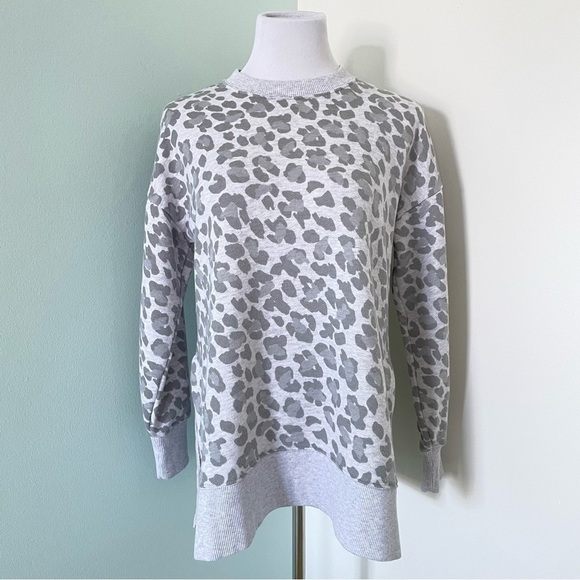 Aerie Crew Neck Leopard Print Oversized Sweatshirt - Size XS - Picture 3 of 9